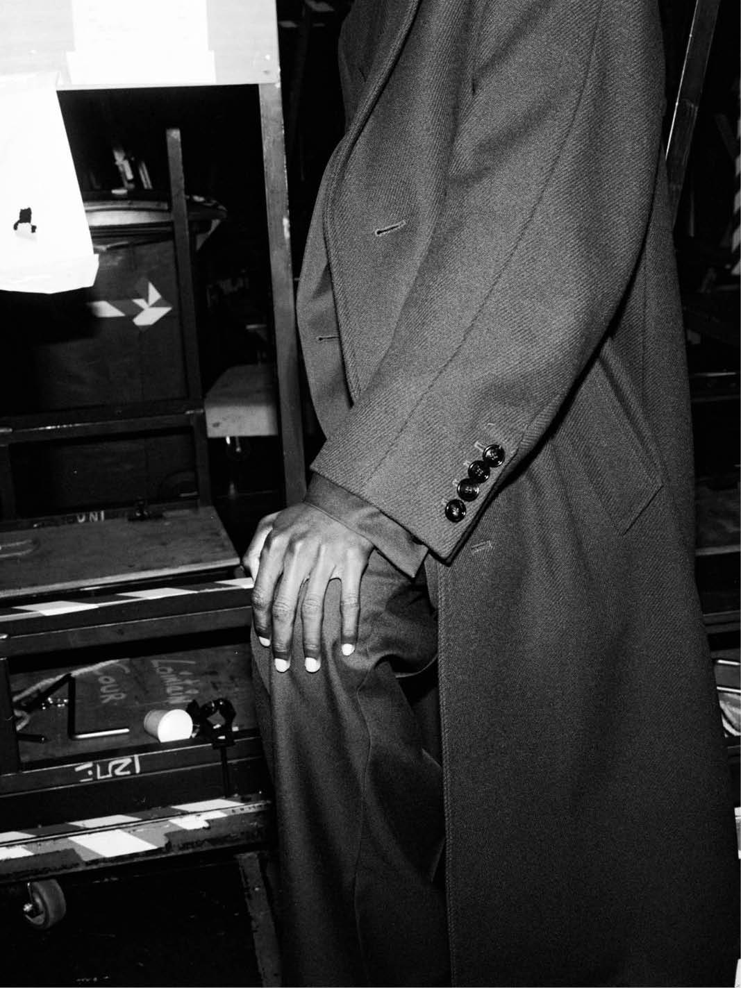 Olivier Kervern: A Monochromatic Unreality – JUSTSTANDART
