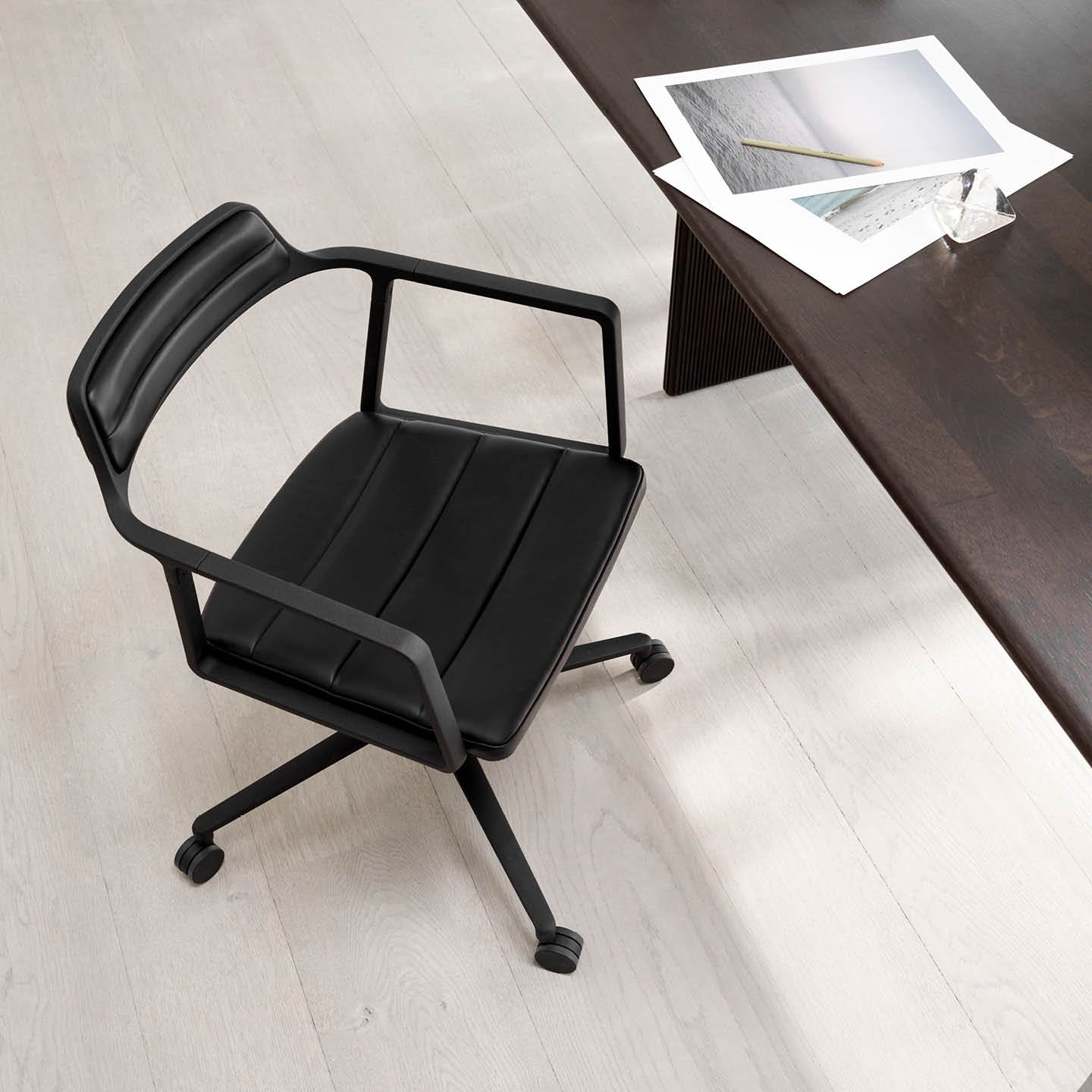 Vipp452 Swivel Chair