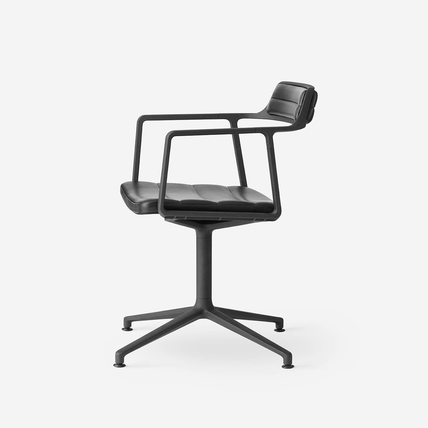 Vipp452 Swivel Chair