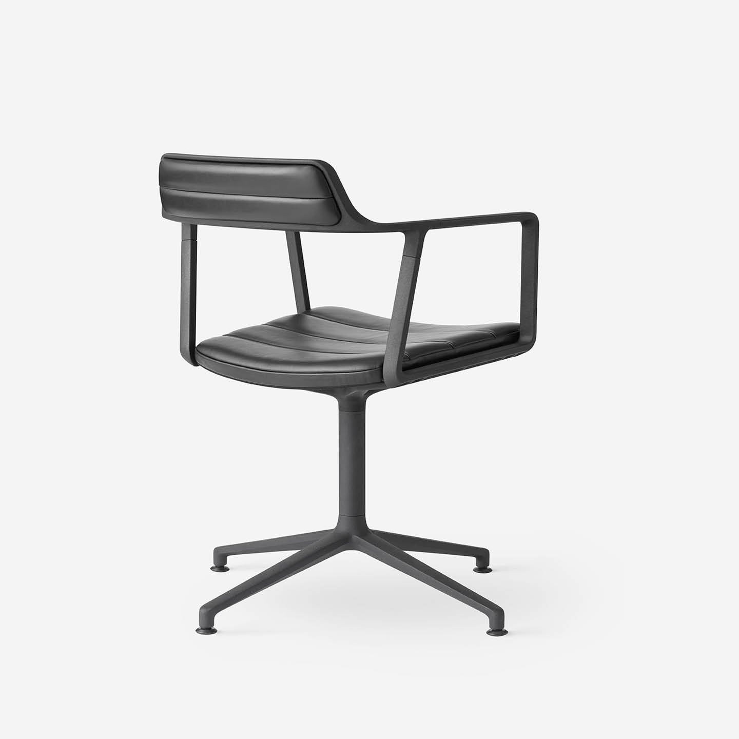 Vipp452 Swivel Chair
