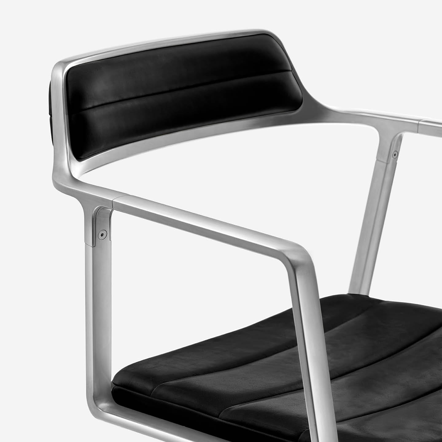 Vipp452 Swivel Chair