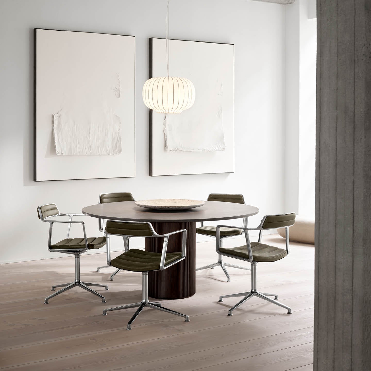 Vipp452 Swivel Chair