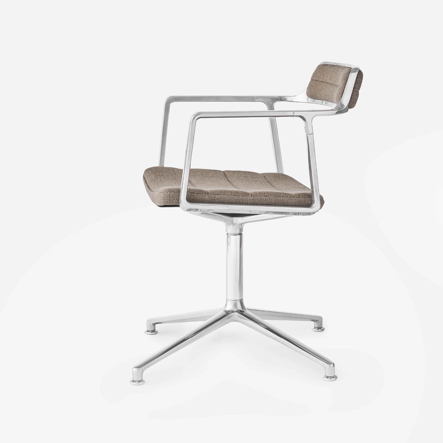Vipp452 Swivel Chair