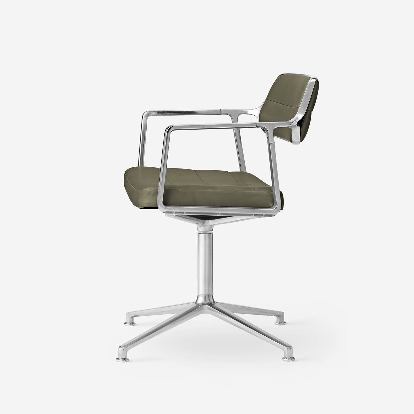 Vipp453 Swivel Chair