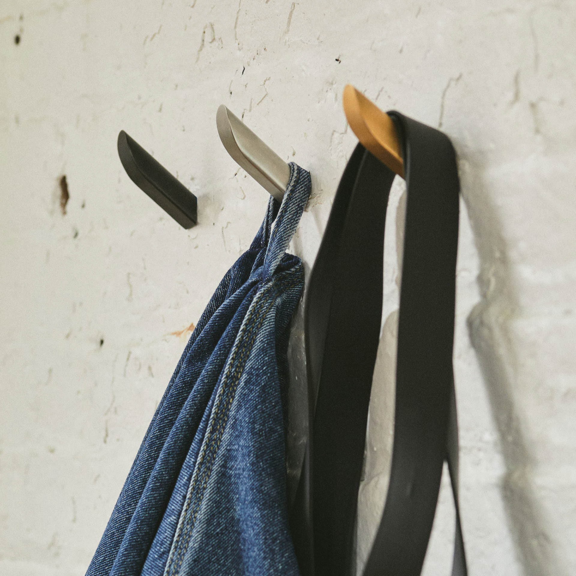 Hitch Wall Hook Single