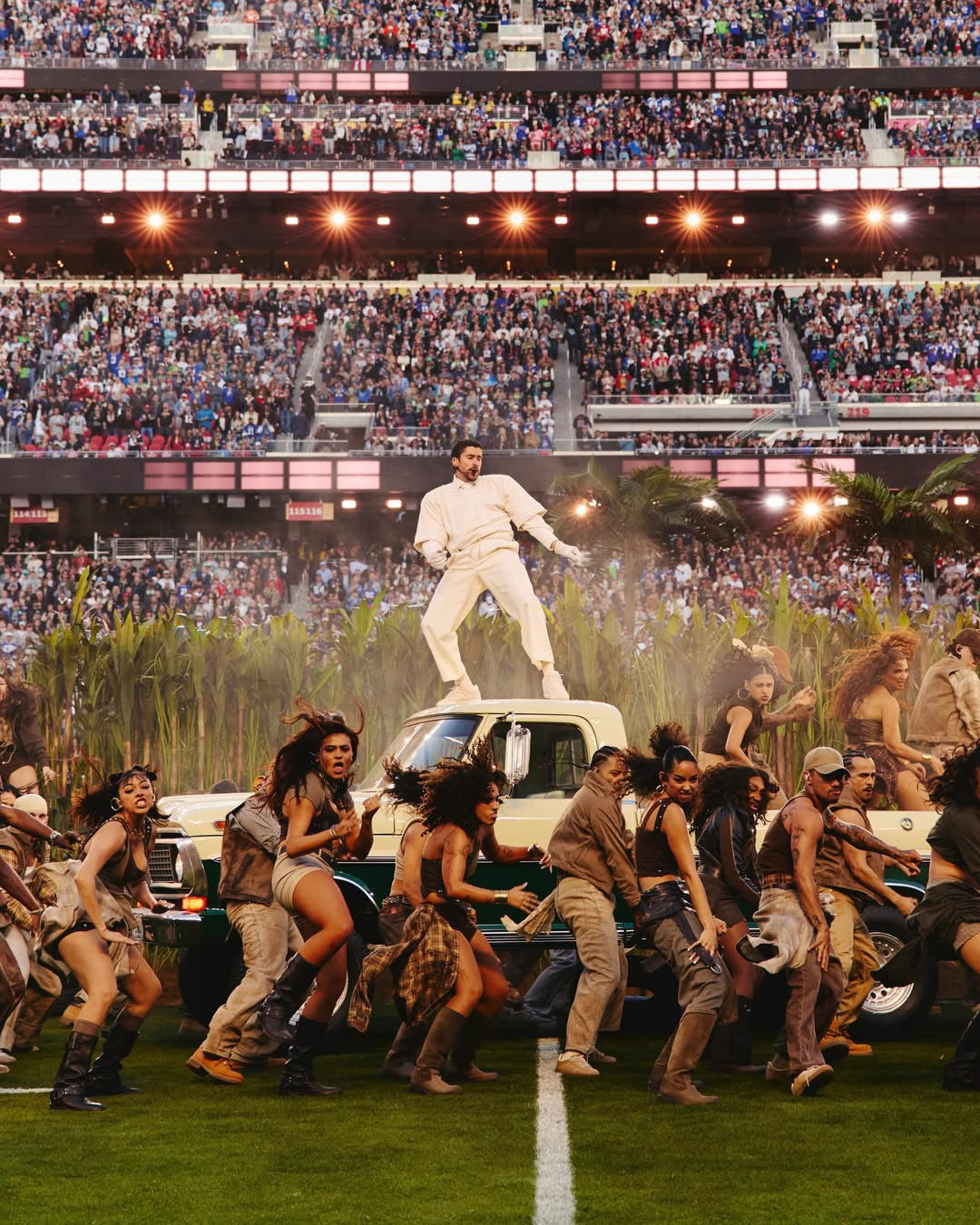 Sahada Rekabet, Sahnede Ritim: Super Bowl LX