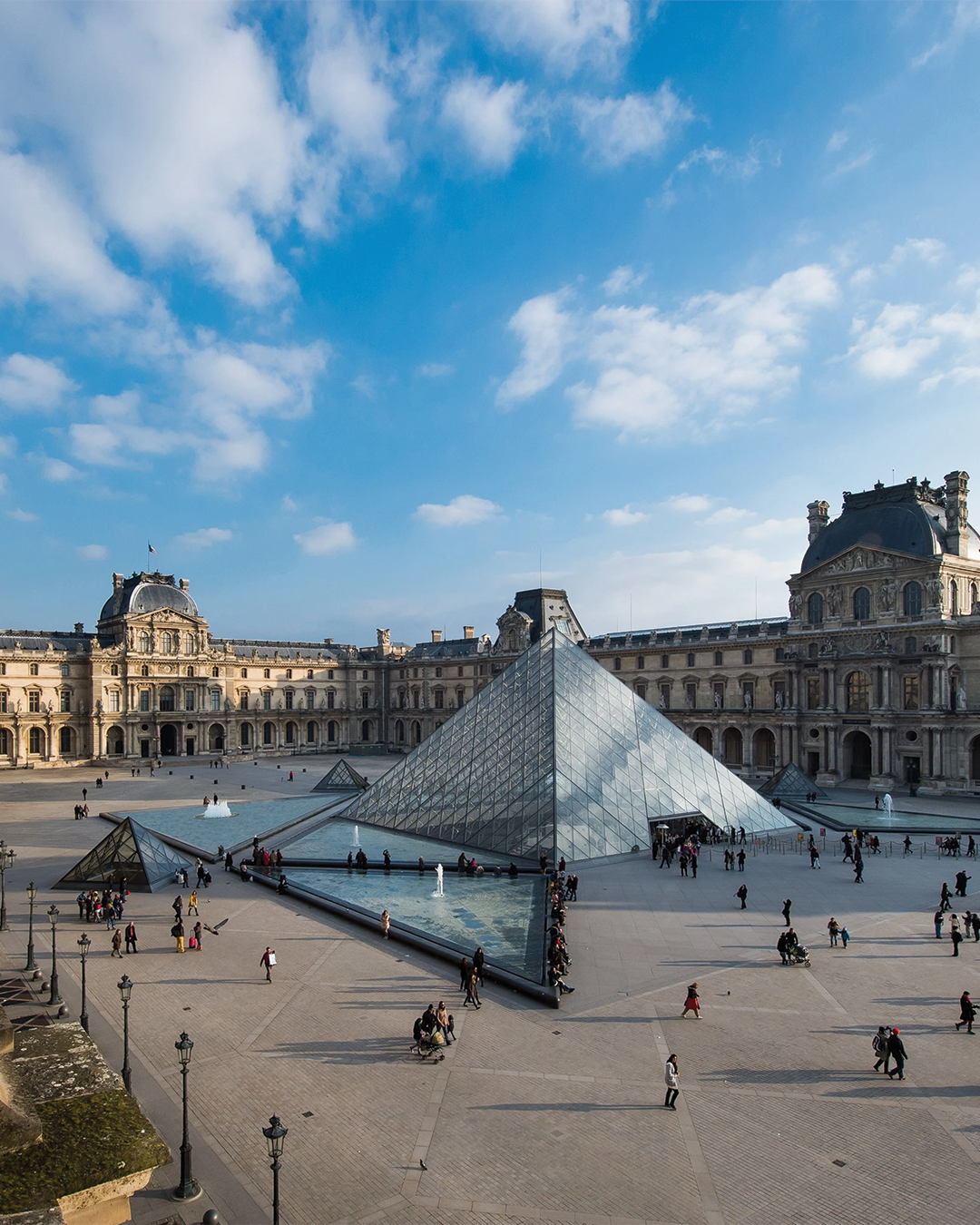 Sanat ve Tarih Arasında: Louvre'un Kırılgan Mirası
