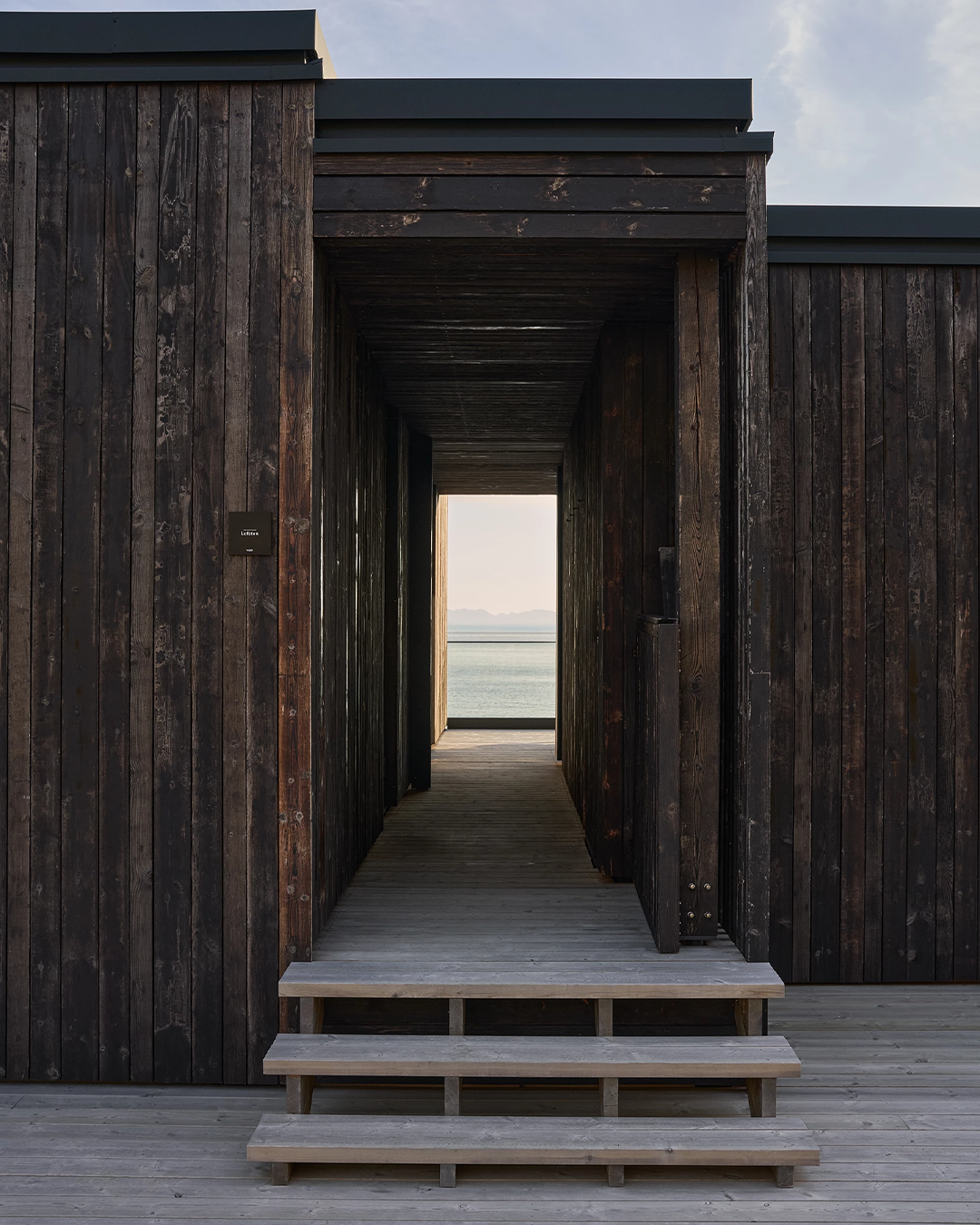 Kuzeyin Kıyısında Vipp'in Sessiz Estetiği: Lofoten Guesthouse