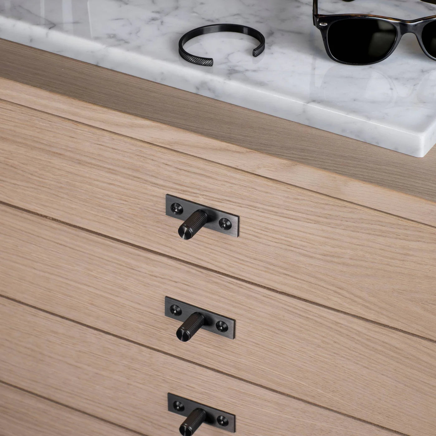 Furniture Knob / Plate / Linear