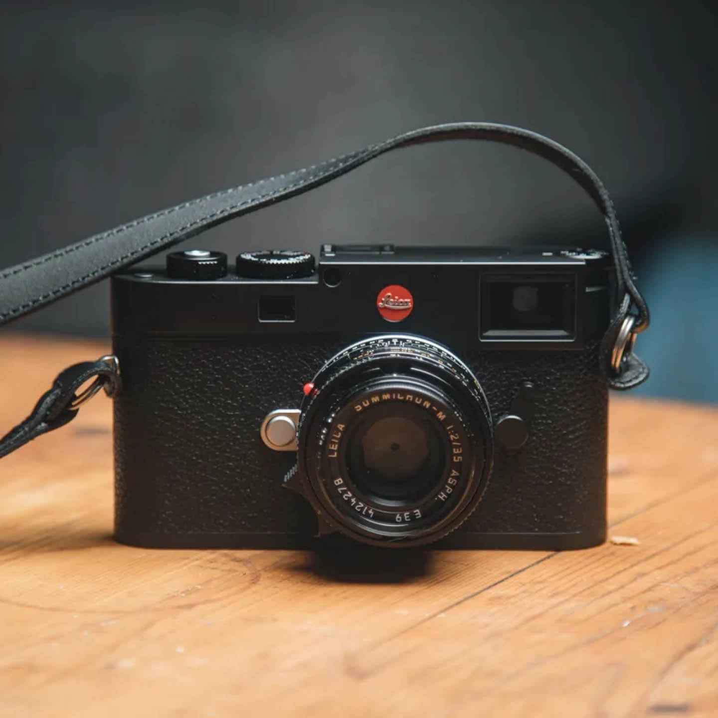 Leica M11 Fotoğraf Makinesi | Black Paint Finish | JUSTSTANDART