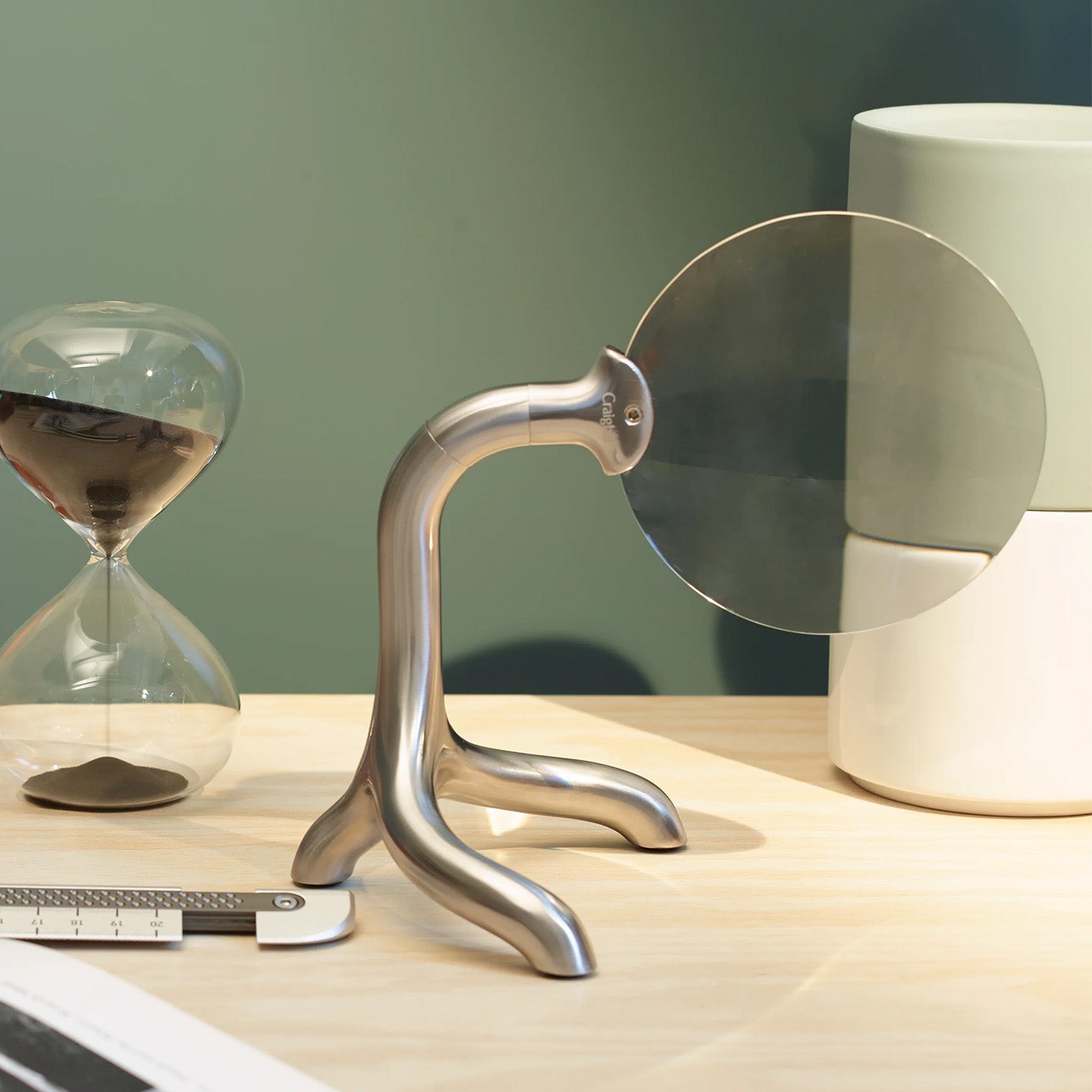 Vera Magnifying Glass