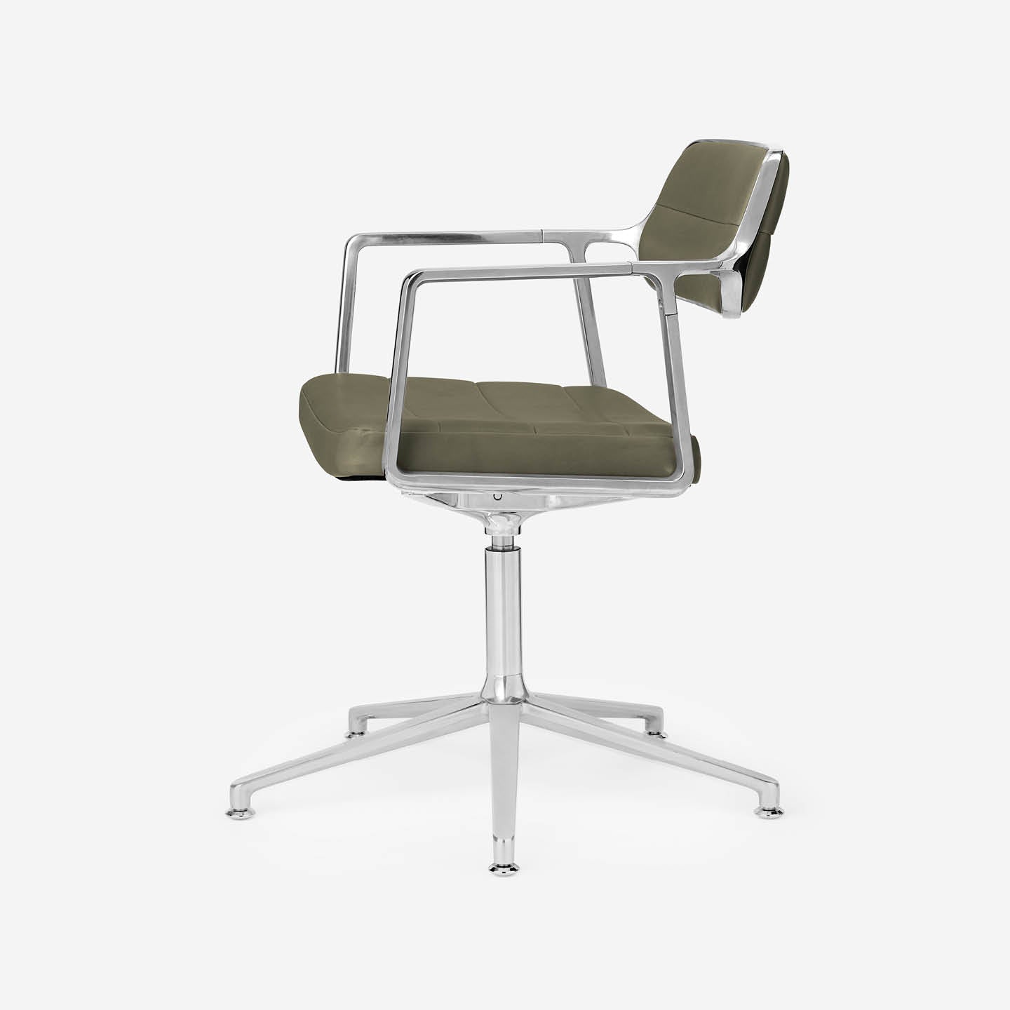 Vipp453+ Swivel Chair