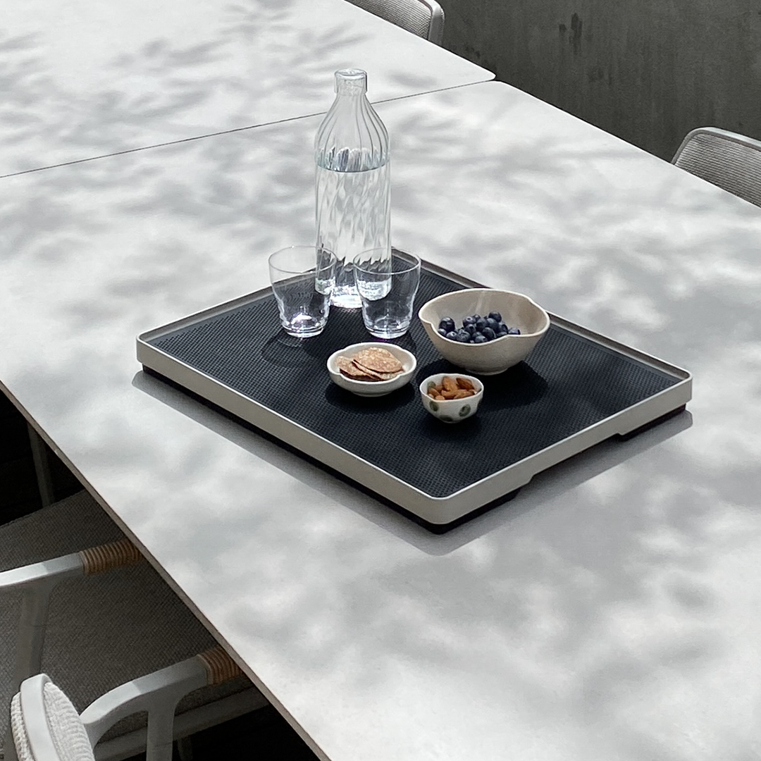 Vipp401 Open-Air Tray Table