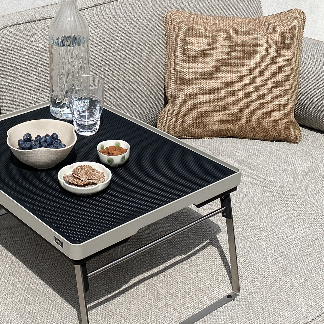 Vipp401 Open-Air Tray Table
