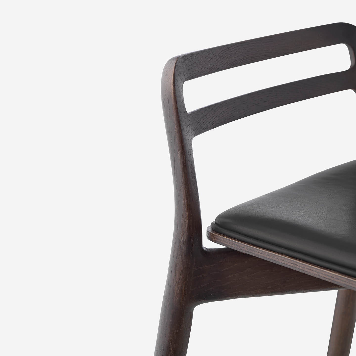 Vipp484 Cabin Counter Stool