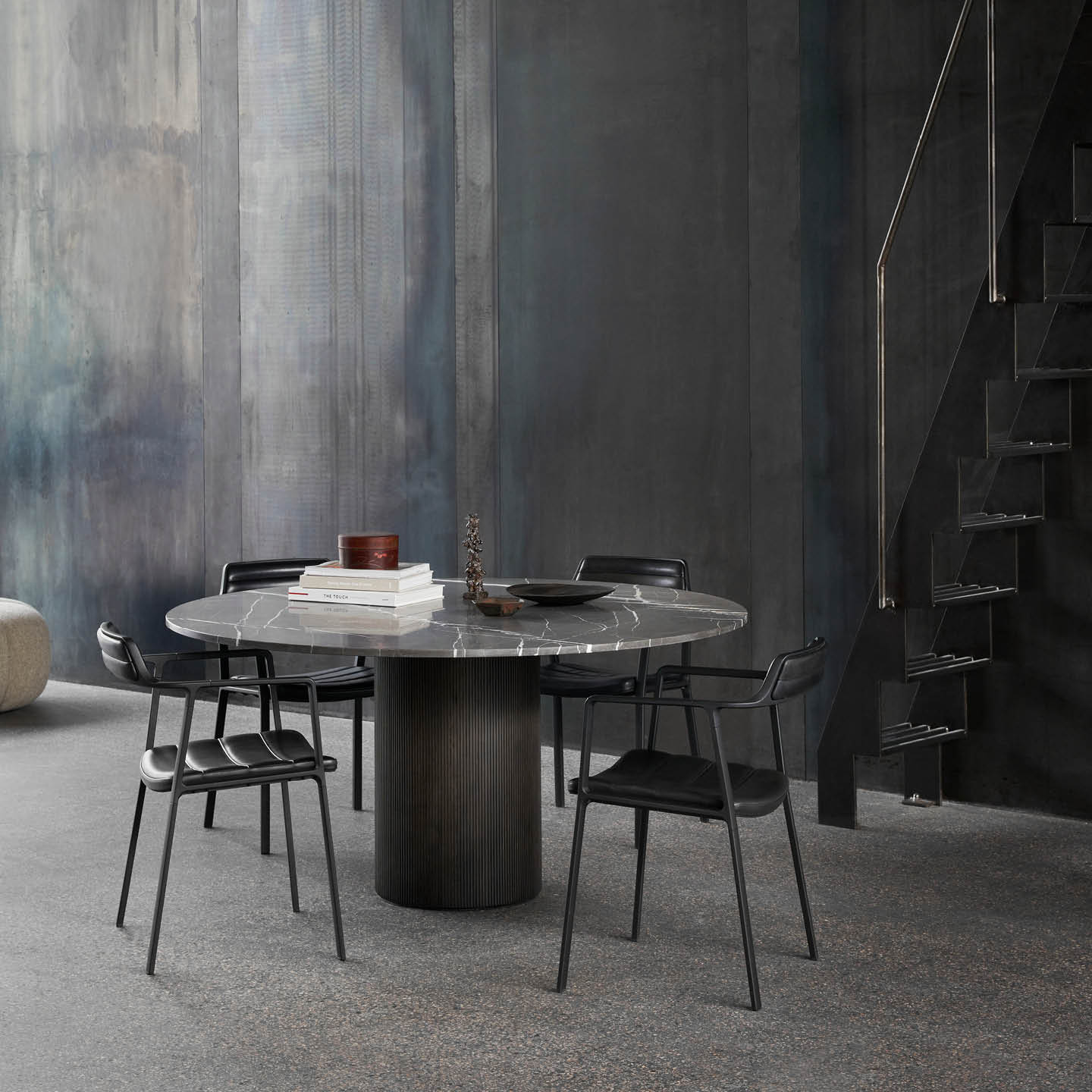 Vipp494-495 Cabin Round Table