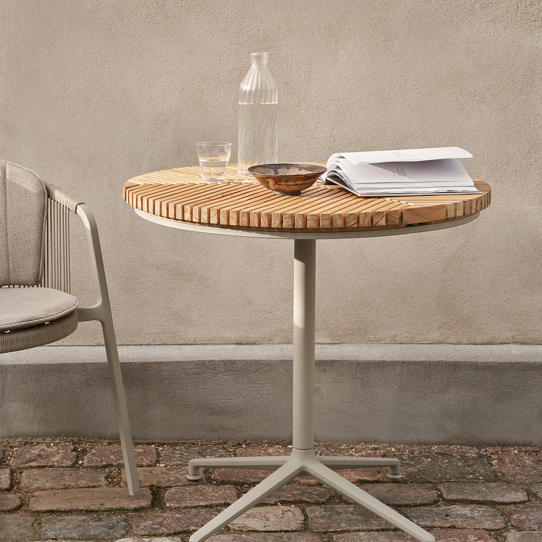 Vipp717 Open-Air Café Table