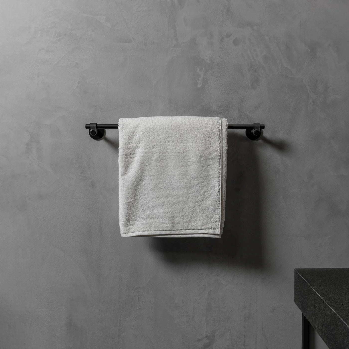 Towel Rail / Cast