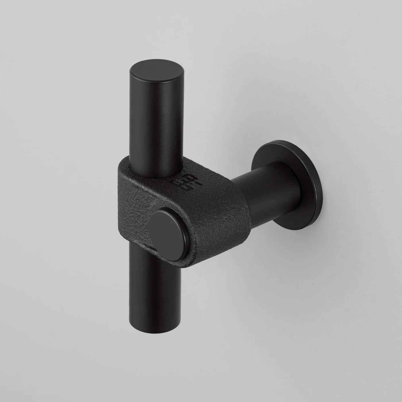 T-Bar / Cast