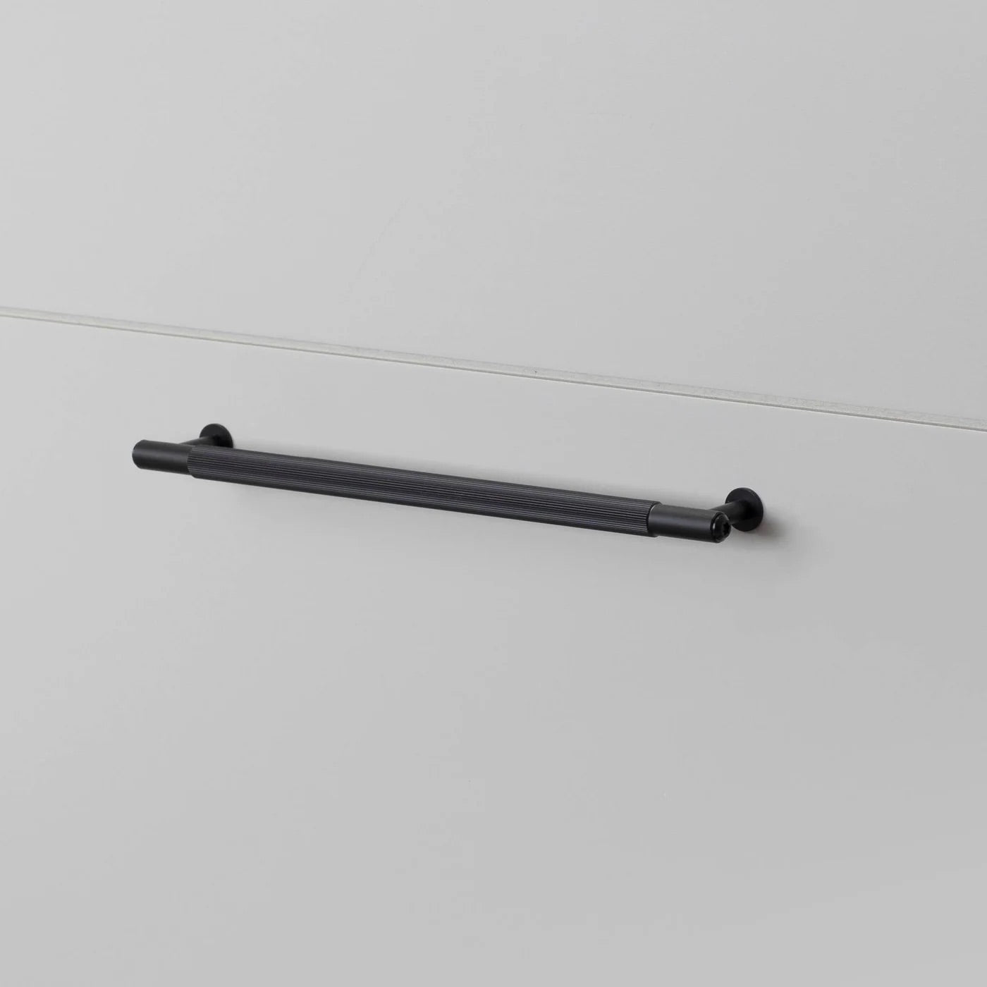 Pull Bar / Linear