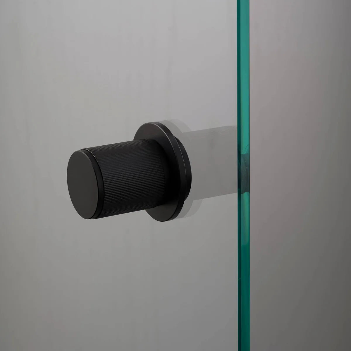 Door Knob / Fixed / Single-Sided / Linear