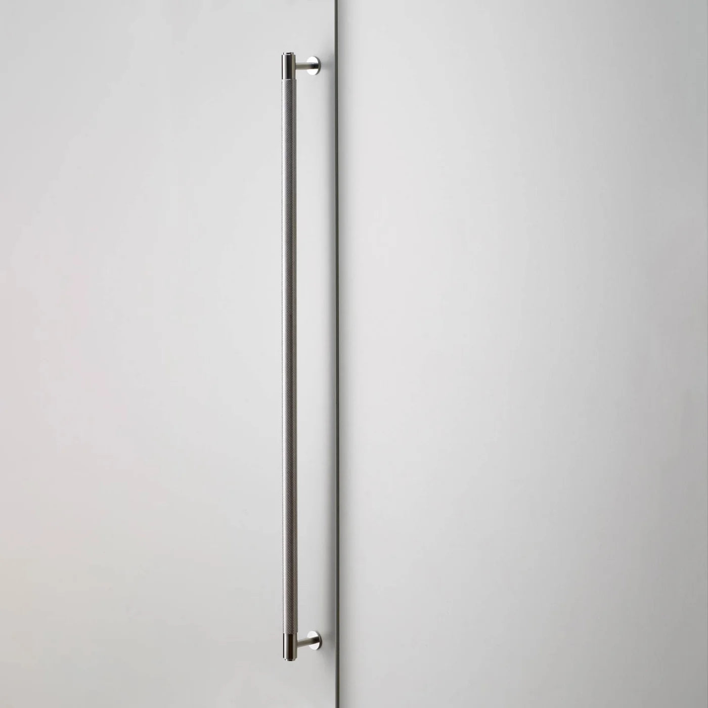 Closet Bar / Cross