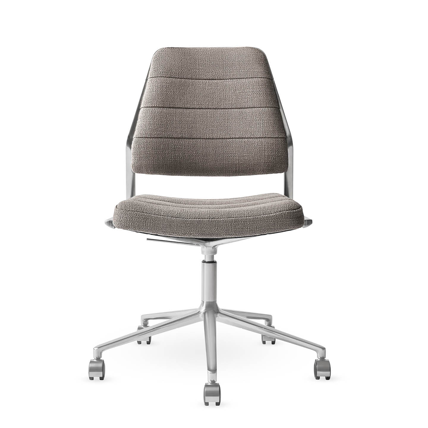 Vipp454+ Swivel Chair