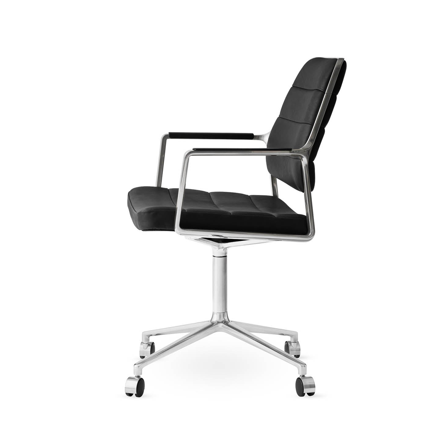Vipp455 Swivel Chair