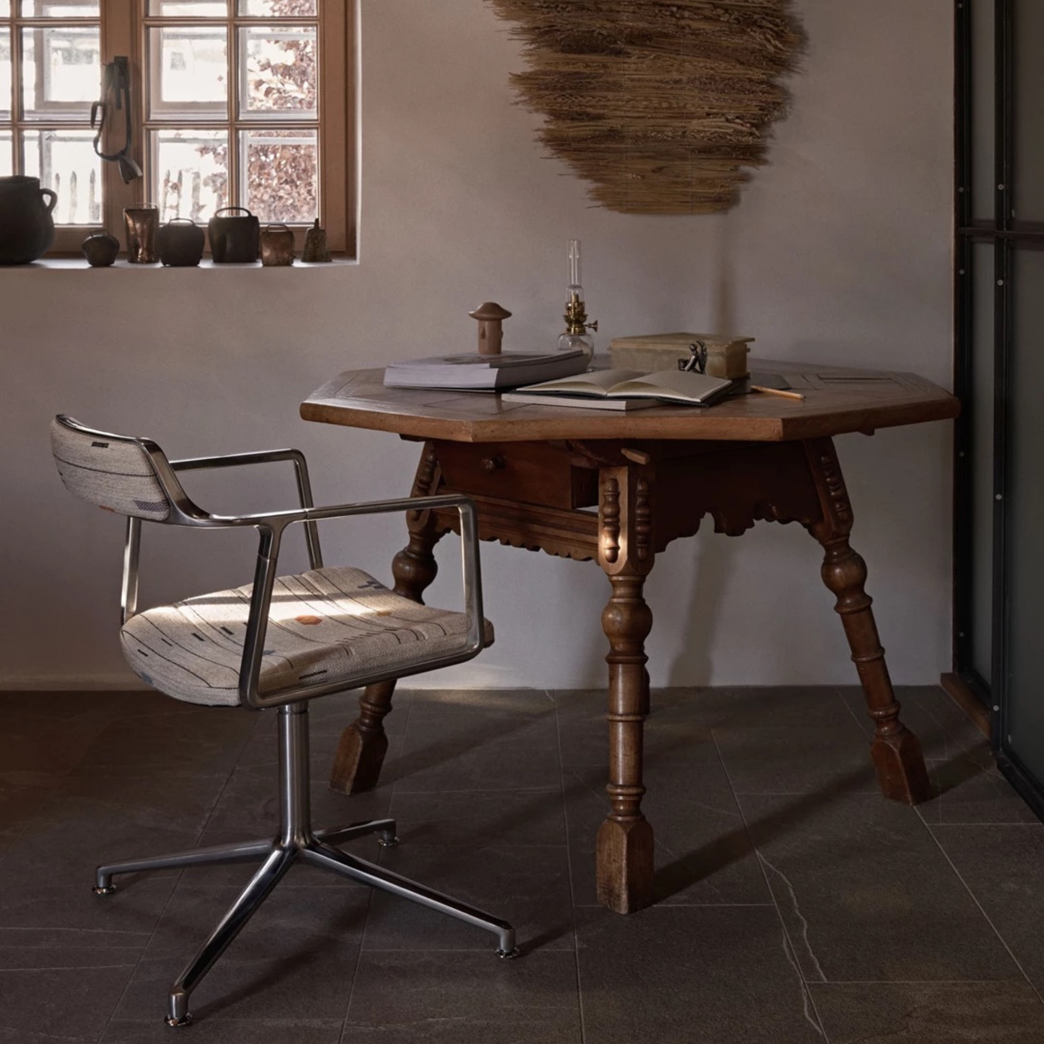 Vipp453+ Swivel Chair